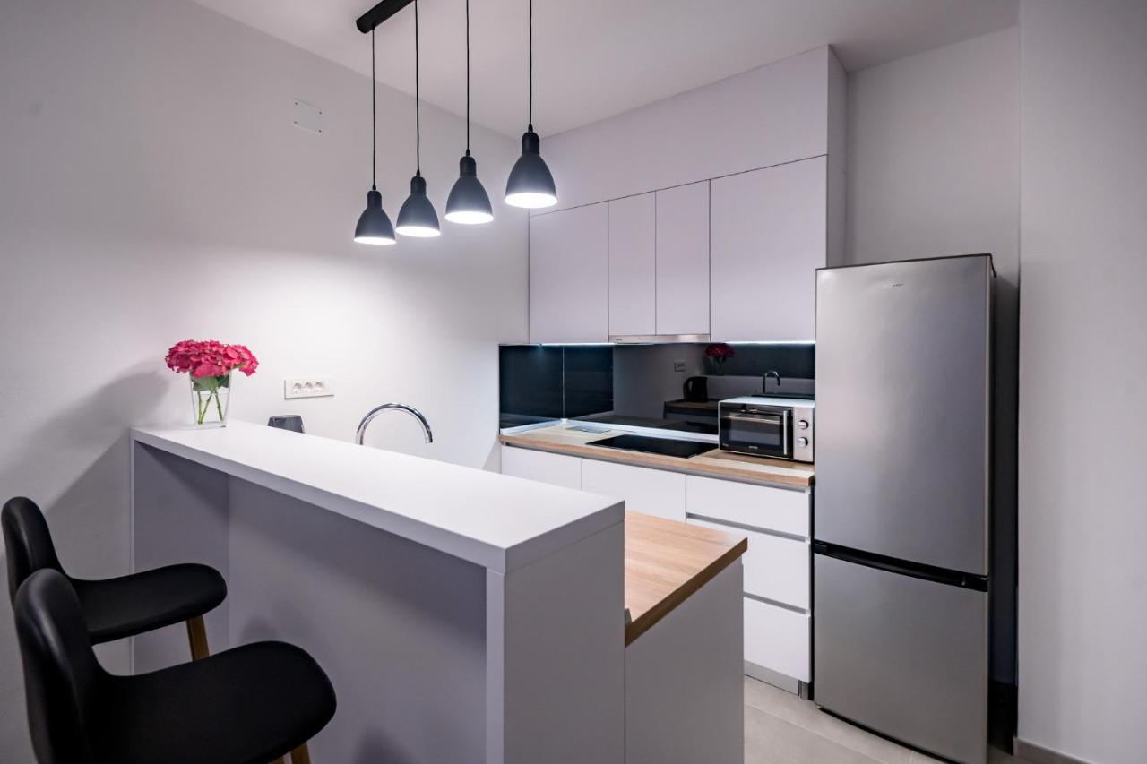 Apartmani Villa Zora 로파르 외부 사진