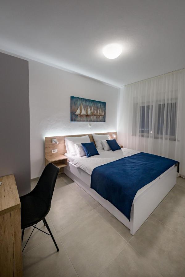 Apartmani Villa Zora 로파르 외부 사진