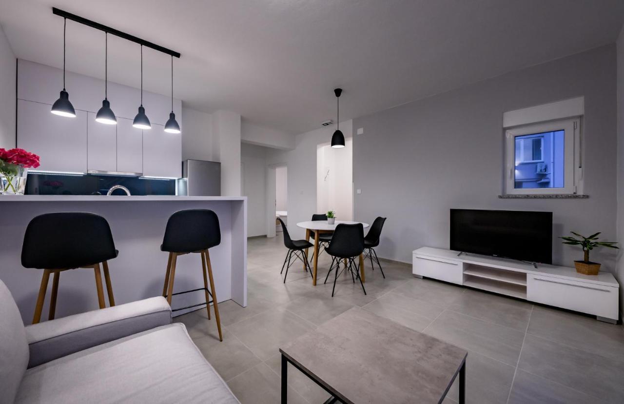 Apartmani Villa Zora 로파르 외부 사진