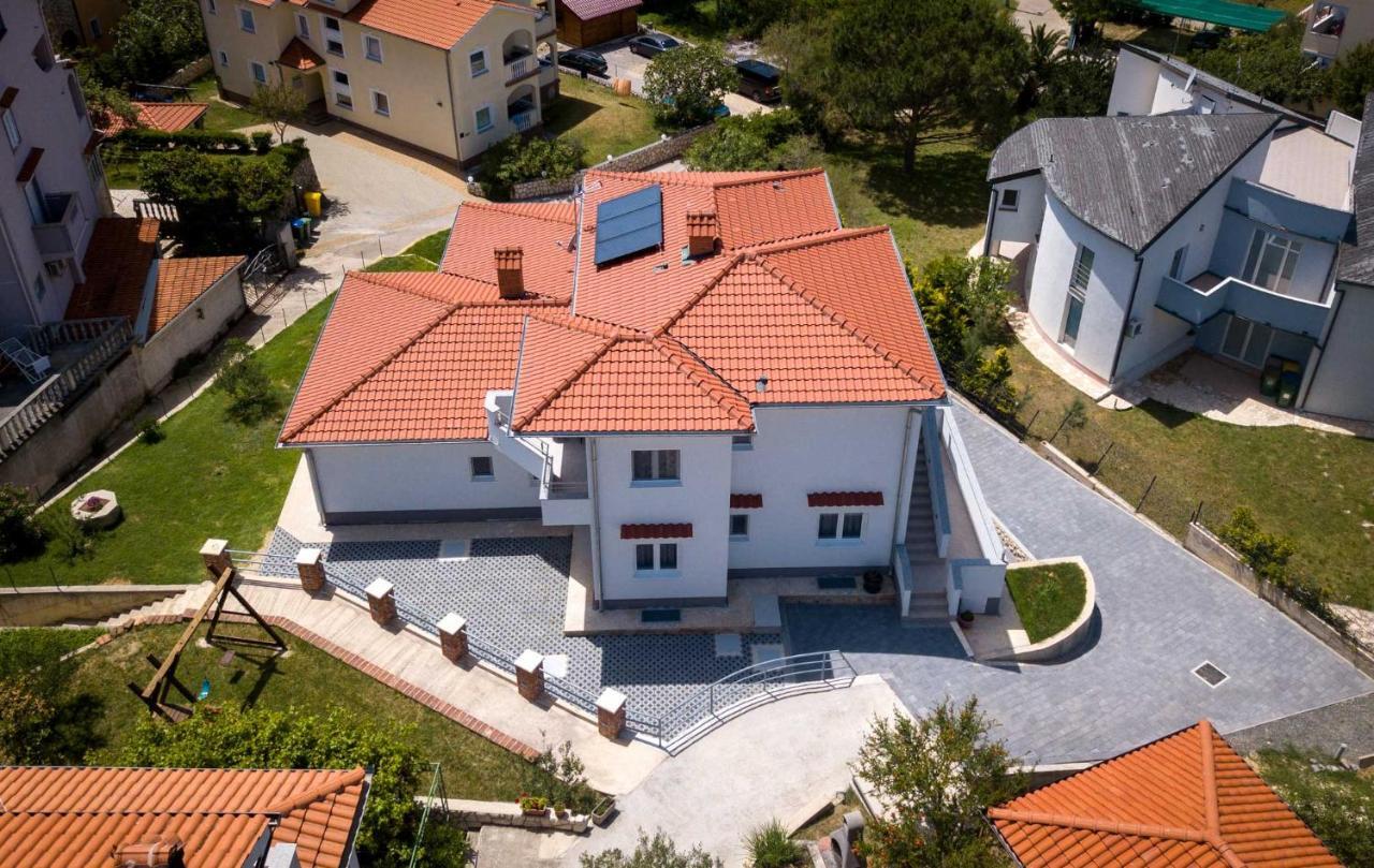 Apartmani Villa Zora 로파르 외부 사진