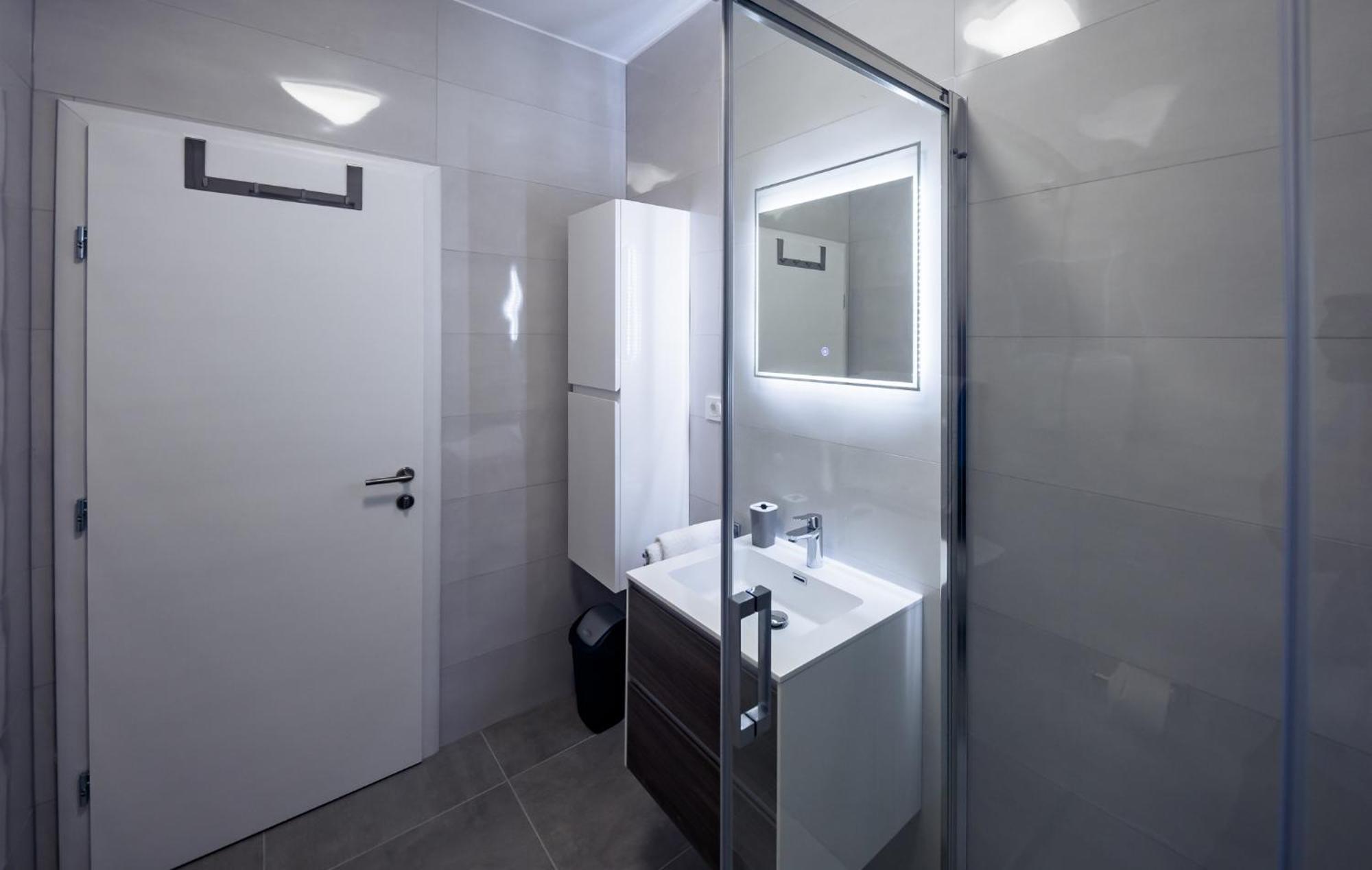 Apartmani Villa Zora 로파르 외부 사진