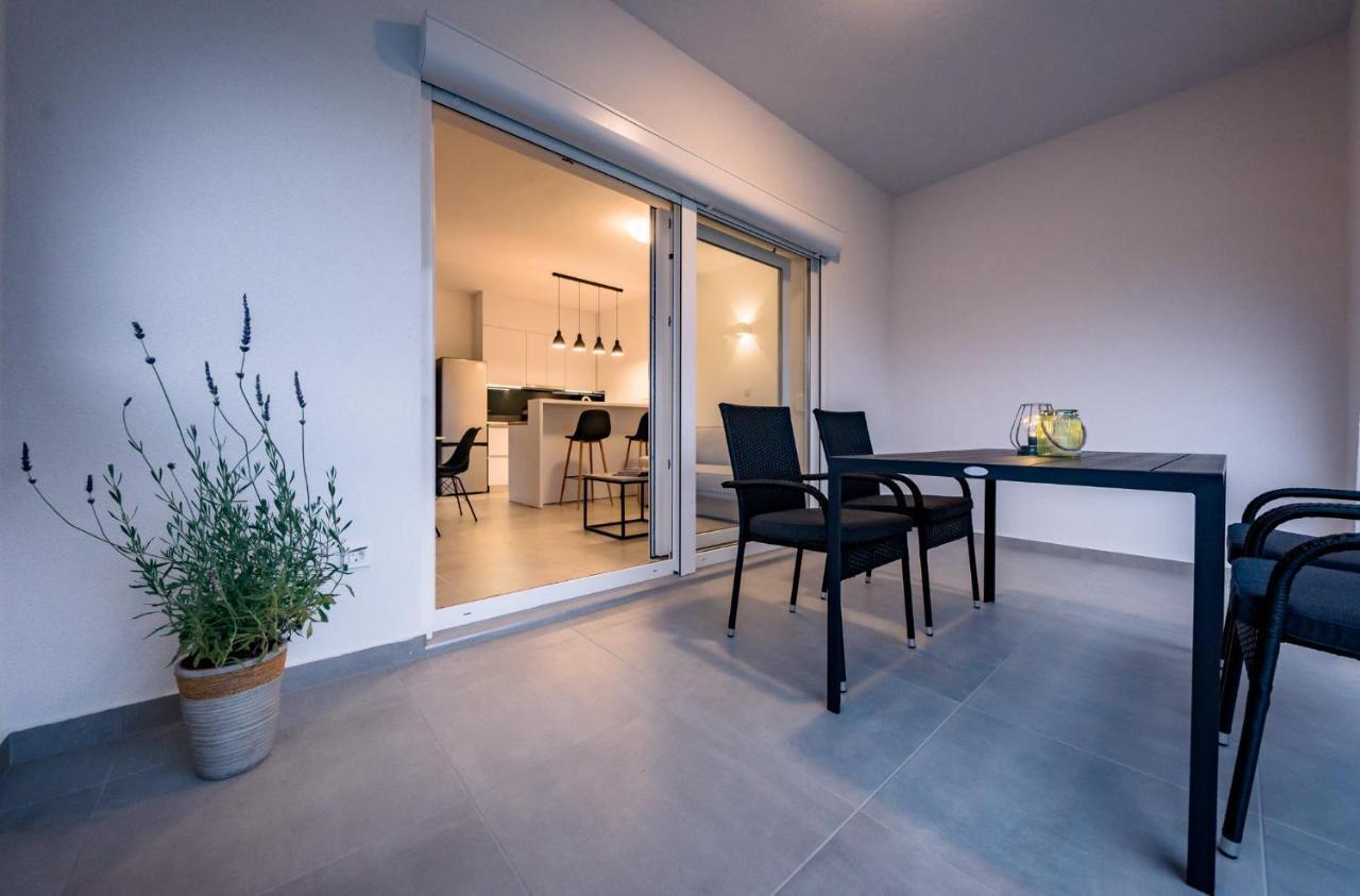 Apartmani Villa Zora 로파르 외부 사진