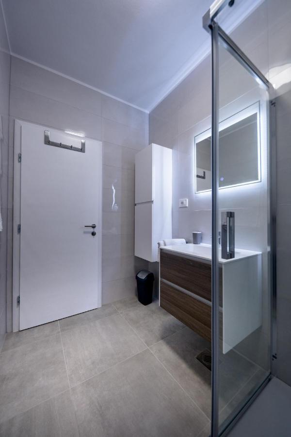 Apartmani Villa Zora 로파르 외부 사진