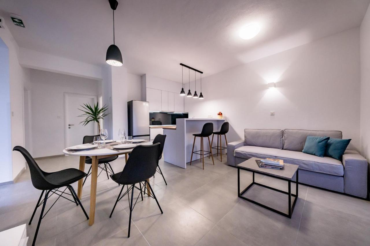 Apartmani Villa Zora 로파르 외부 사진