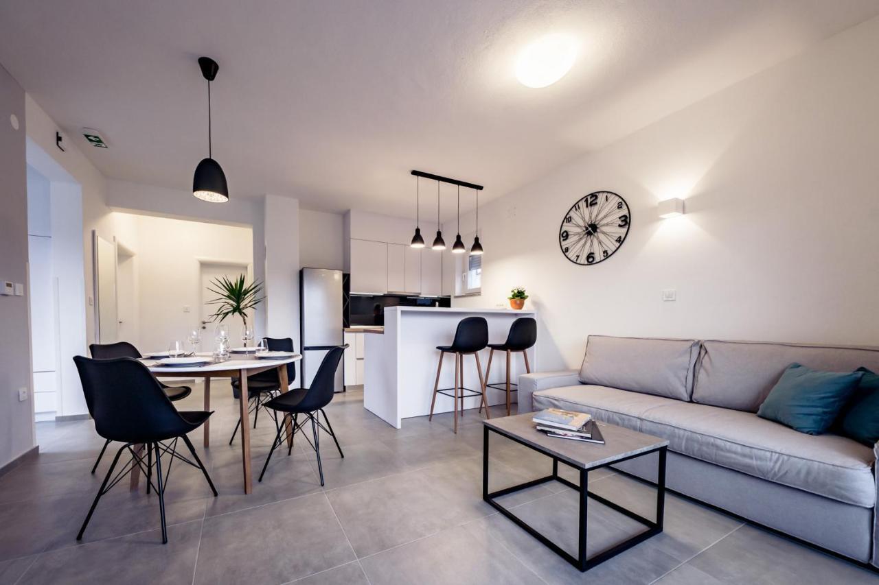 Apartmani Villa Zora 로파르 외부 사진