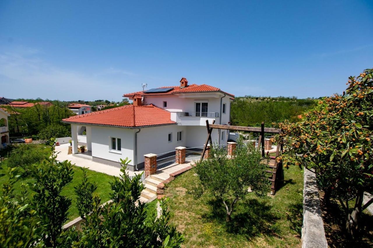 Apartmani Villa Zora 로파르 외부 사진