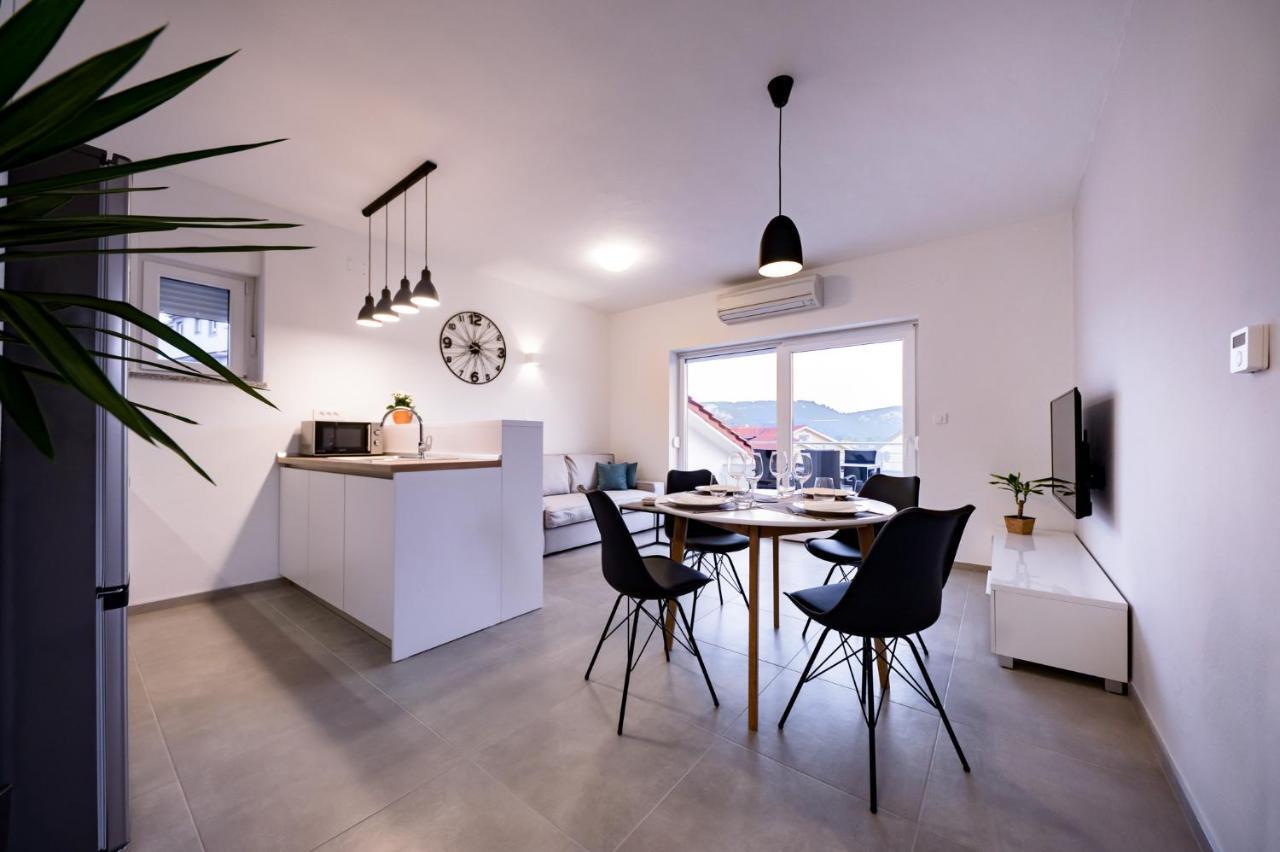 Apartmani Villa Zora 로파르 외부 사진