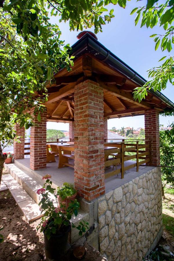 Apartmani Villa Zora 로파르 외부 사진