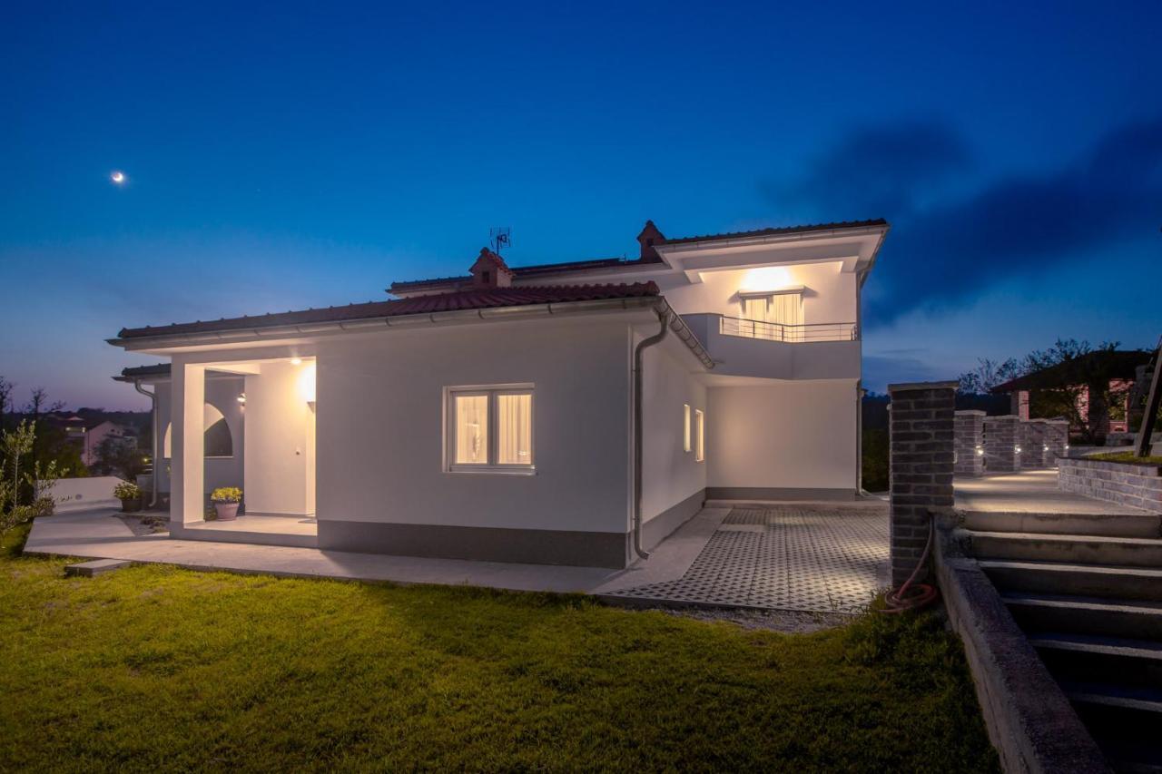 Apartmani Villa Zora 로파르 외부 사진